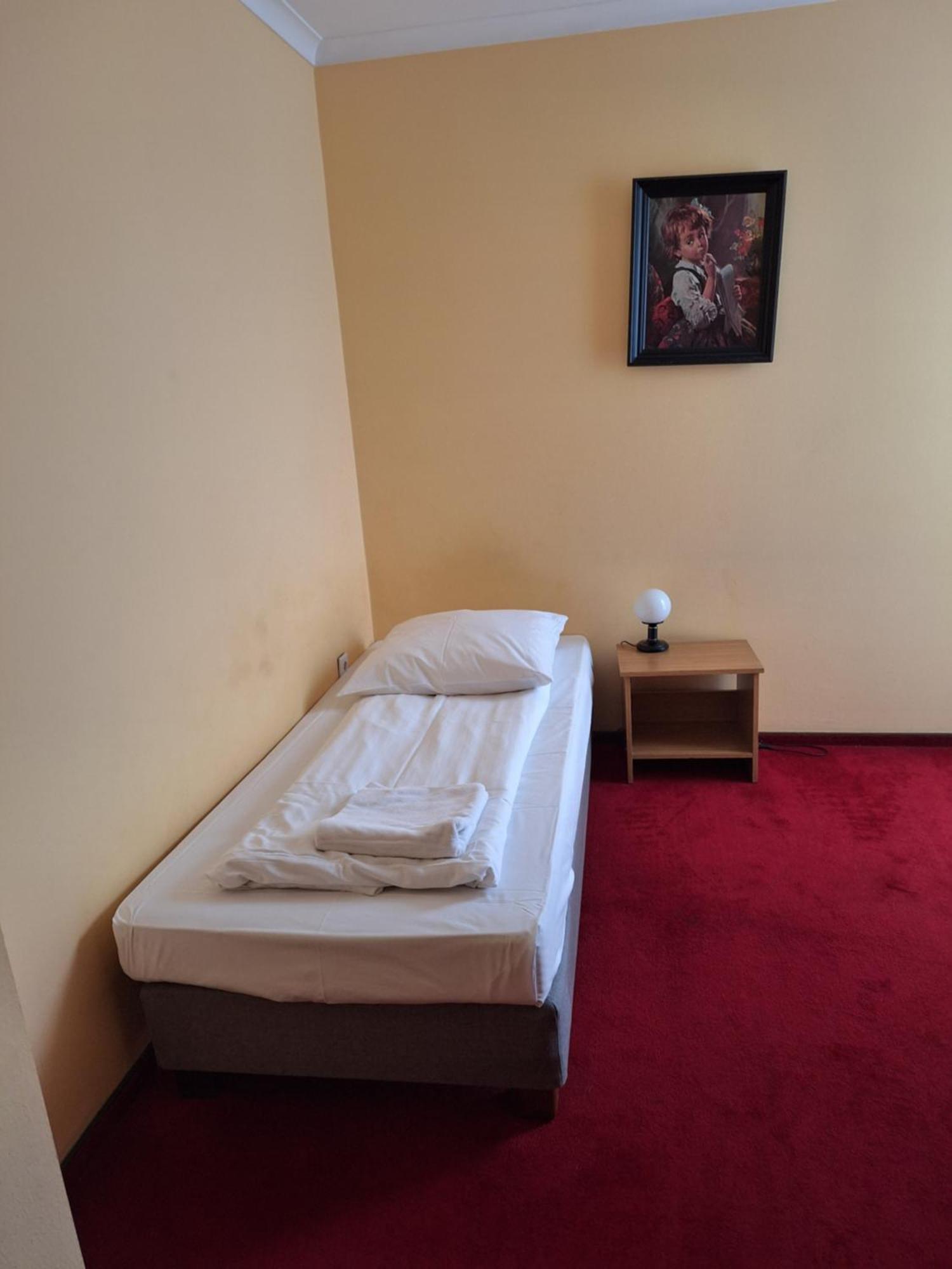 Hotel Malwa Ostrów Wielkopolski Dış mekan fotoğraf