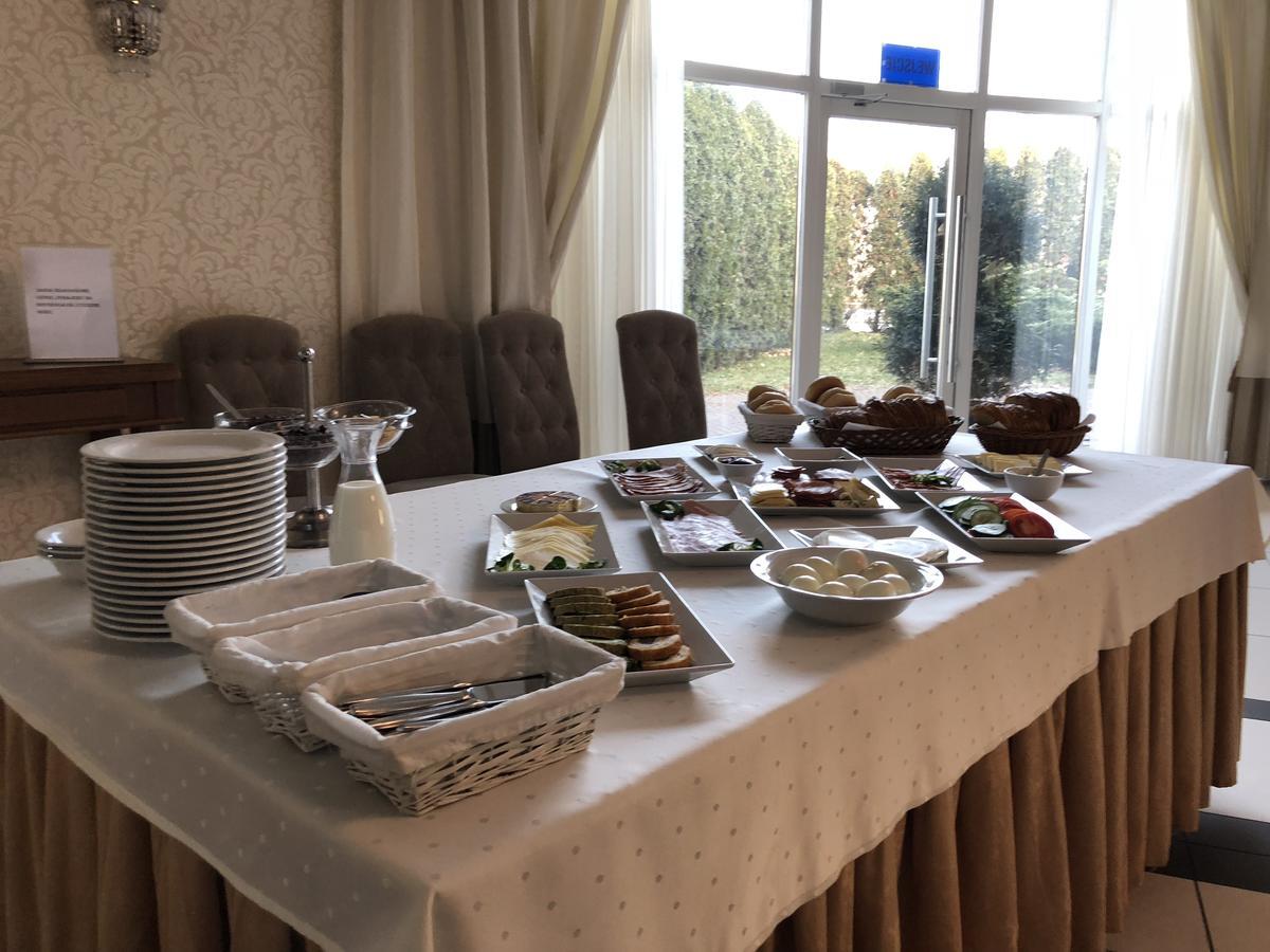 Hotel Malwa Ostrów Wielkopolski Dış mekan fotoğraf