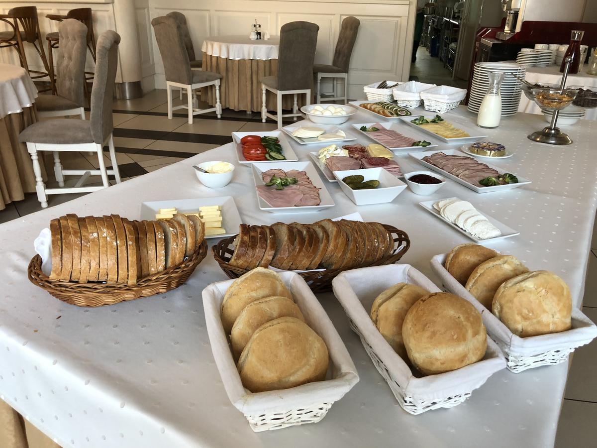 Hotel Malwa Ostrów Wielkopolski Dış mekan fotoğraf